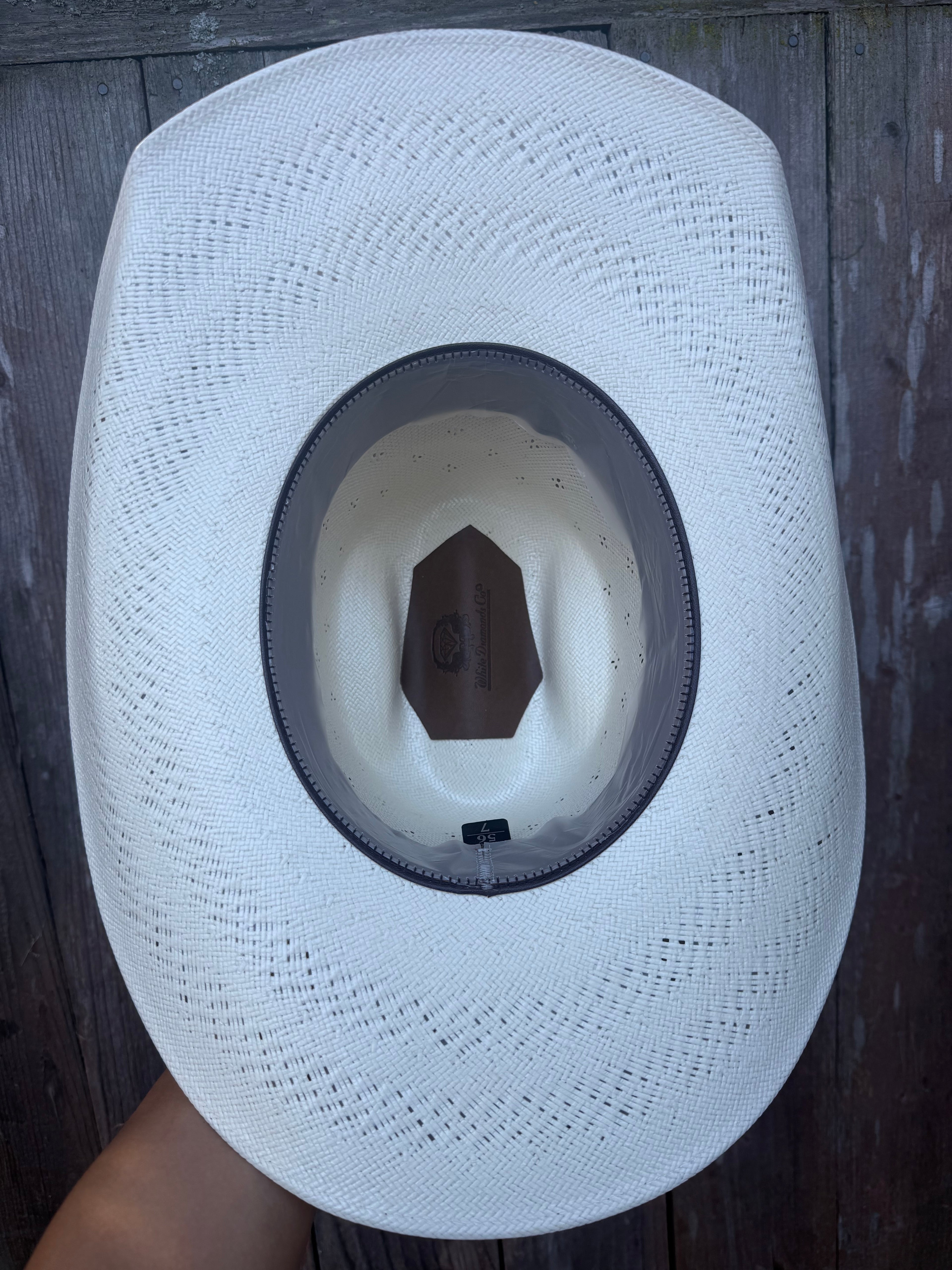 White Diamonds Co. Men's Sombrero Fino Vaquero with Medallion Detail