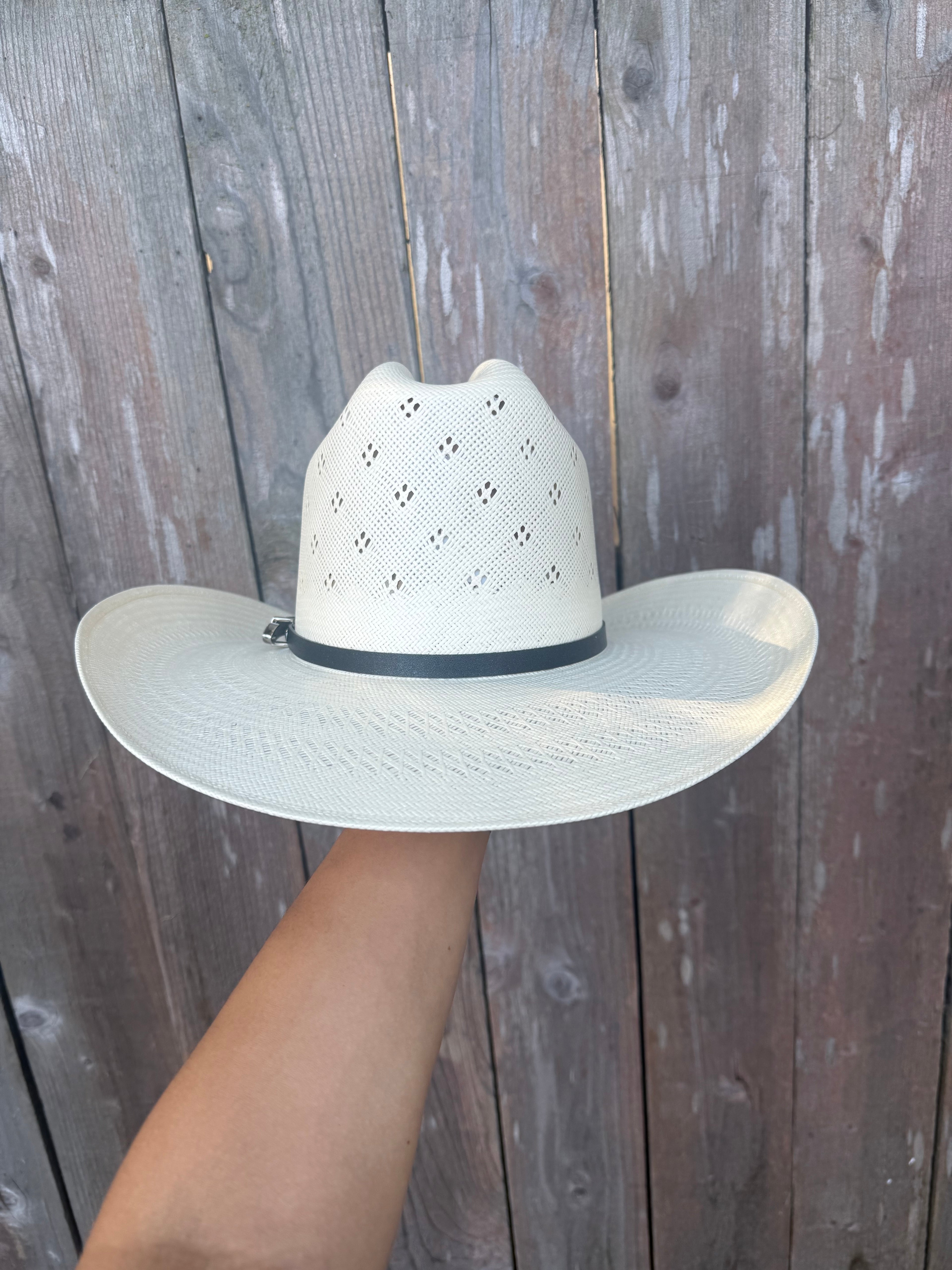 White Diamonds Co. Men's Sombrero Fino Vaquero with Buckle Detail