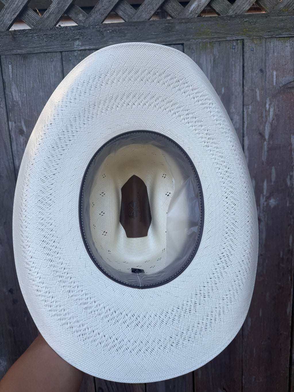 White Diamonds Co. Men's Sombrero Fino Vaquero with Buckle Detail